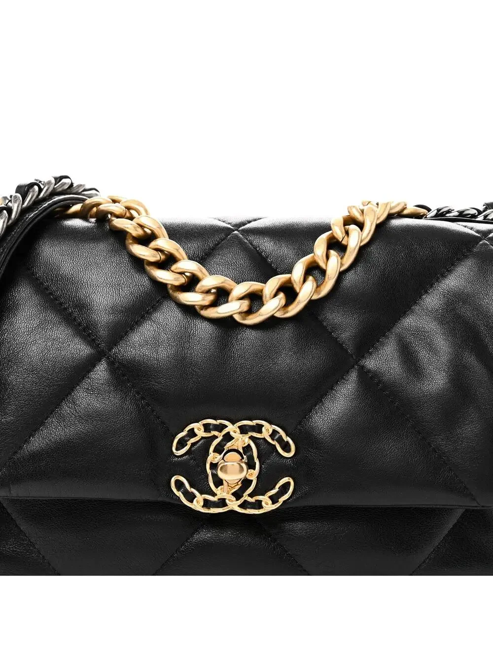 Lambskin Quilted Medium Chanel 19 Flap #300542C46B